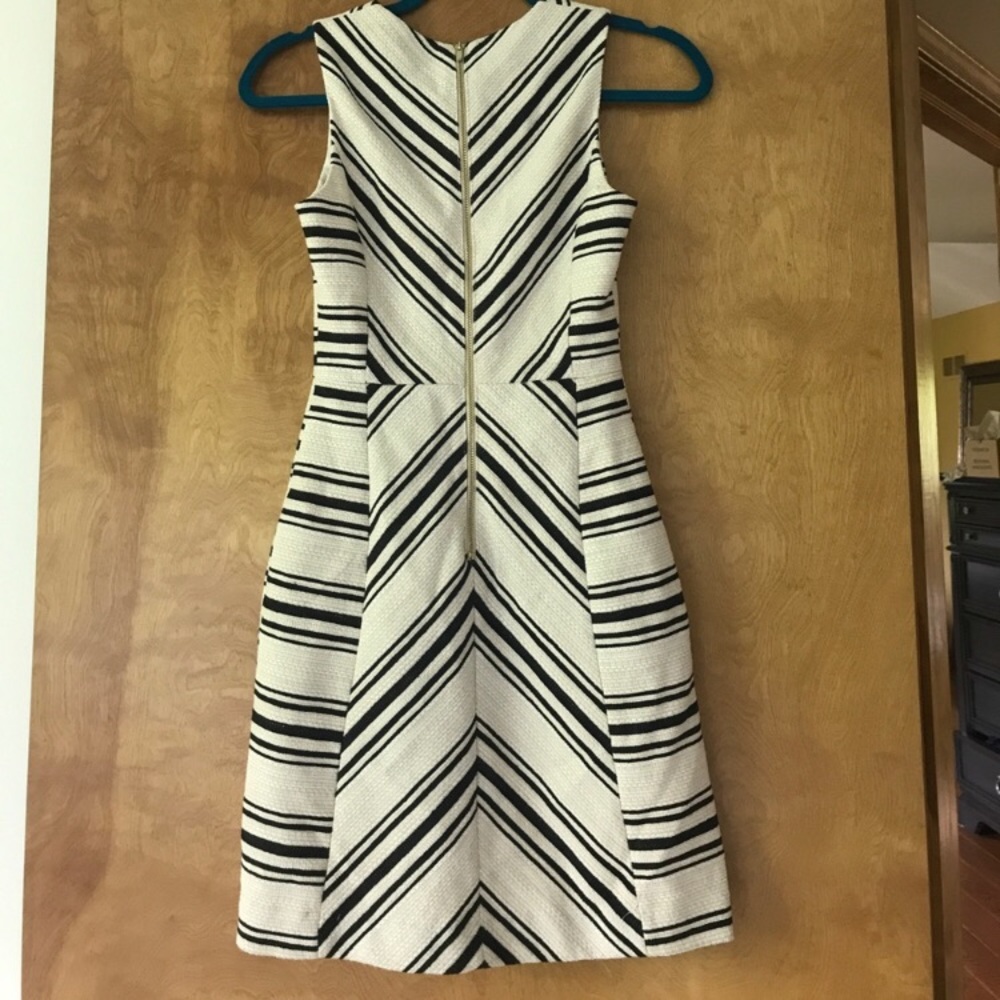 Dress - Picture 4 of 4